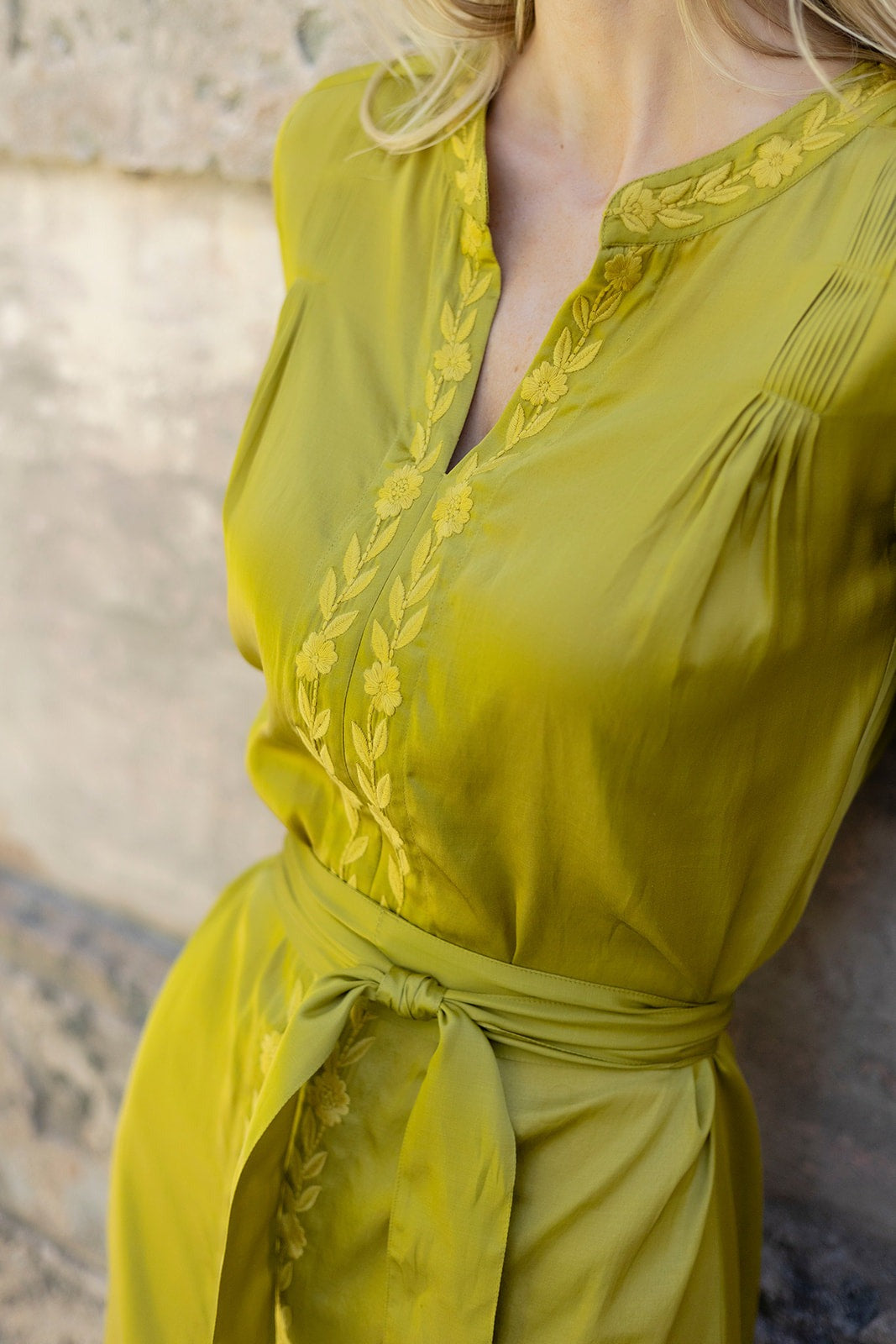V-Neckline Embroidery Long Sleeves Dress