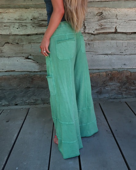 Evergreen Wide Leg Cargo Pant